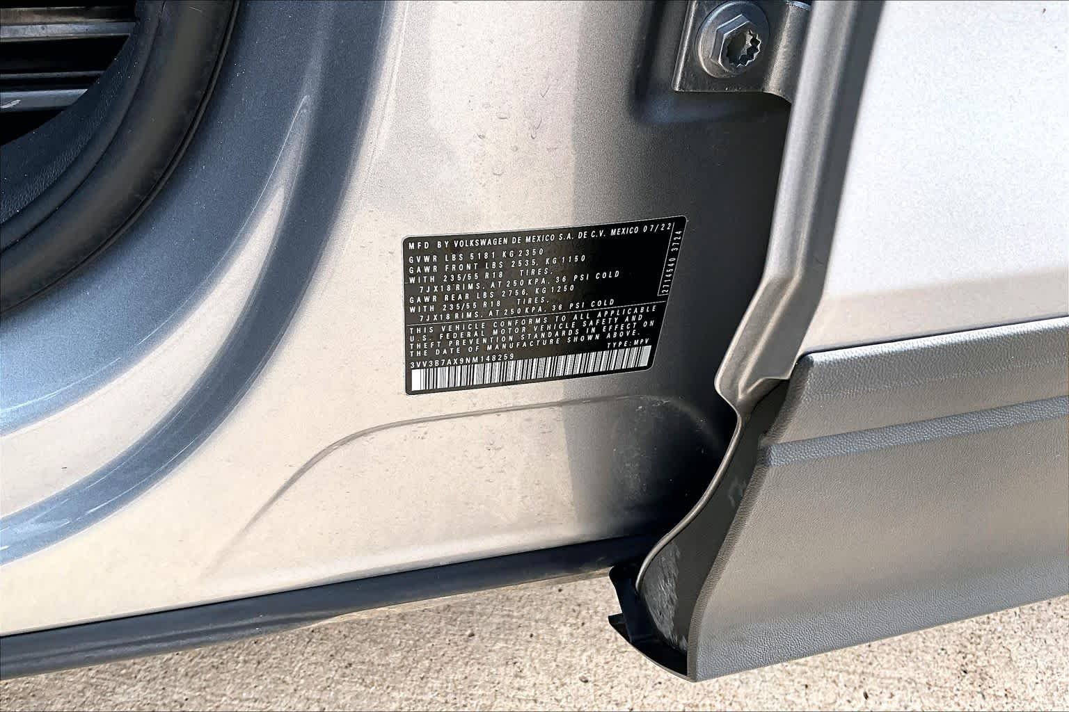 Used 2022 Pyrite Silver Metallic Volkswagen SE image 20