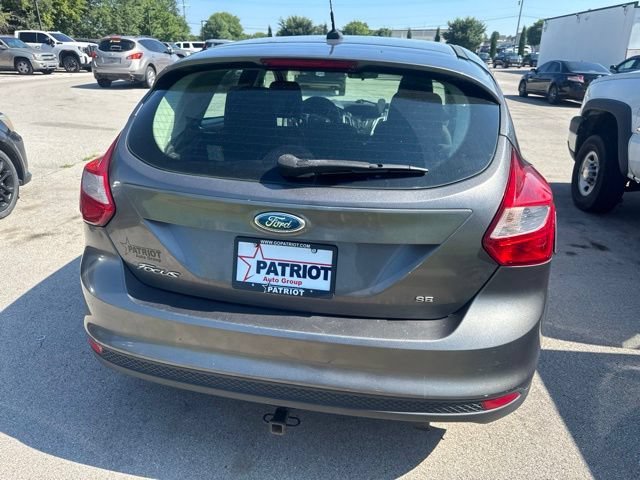 Used 2012 Grey Ford SE image 5