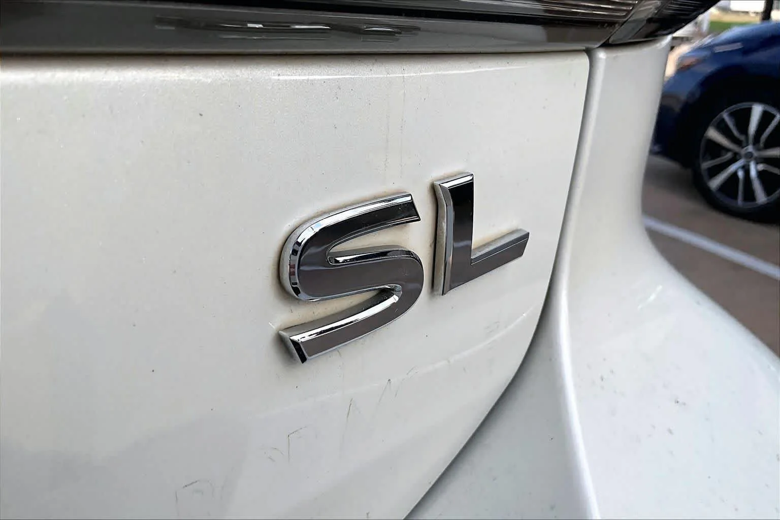 Used 2019 Pearl White Tricoat Nissan SL image 10