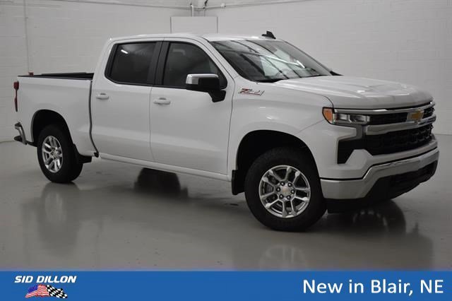 New 2026 Summit White Chevrolet LT image 12