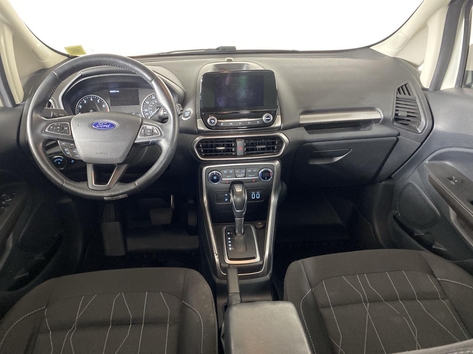 Used 2019 Diamond White Ford SE image 28