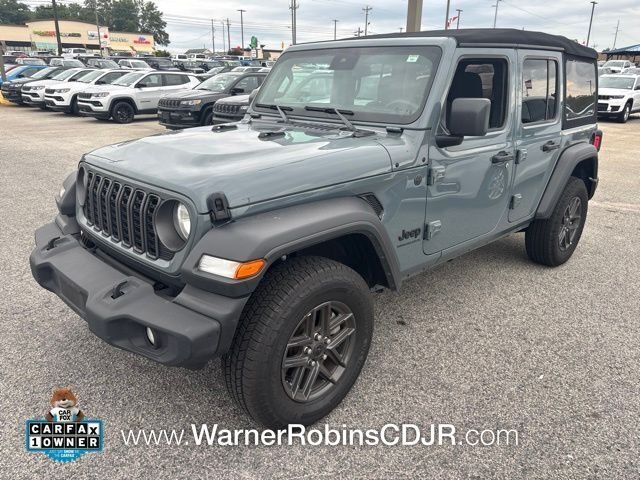 Used 2024 Gray Jeep Sport S image 3