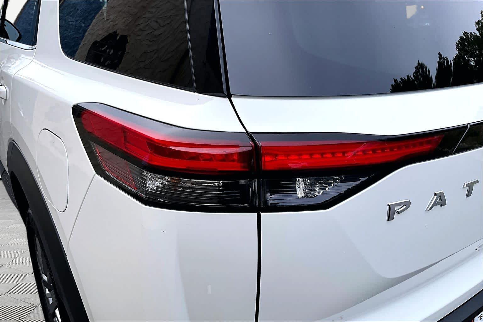 Used 2025 Glacier White Nissan SV image 29