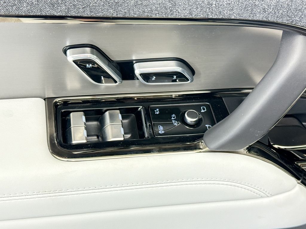 New 2026 Varesine Blue Land Rover SE image 21