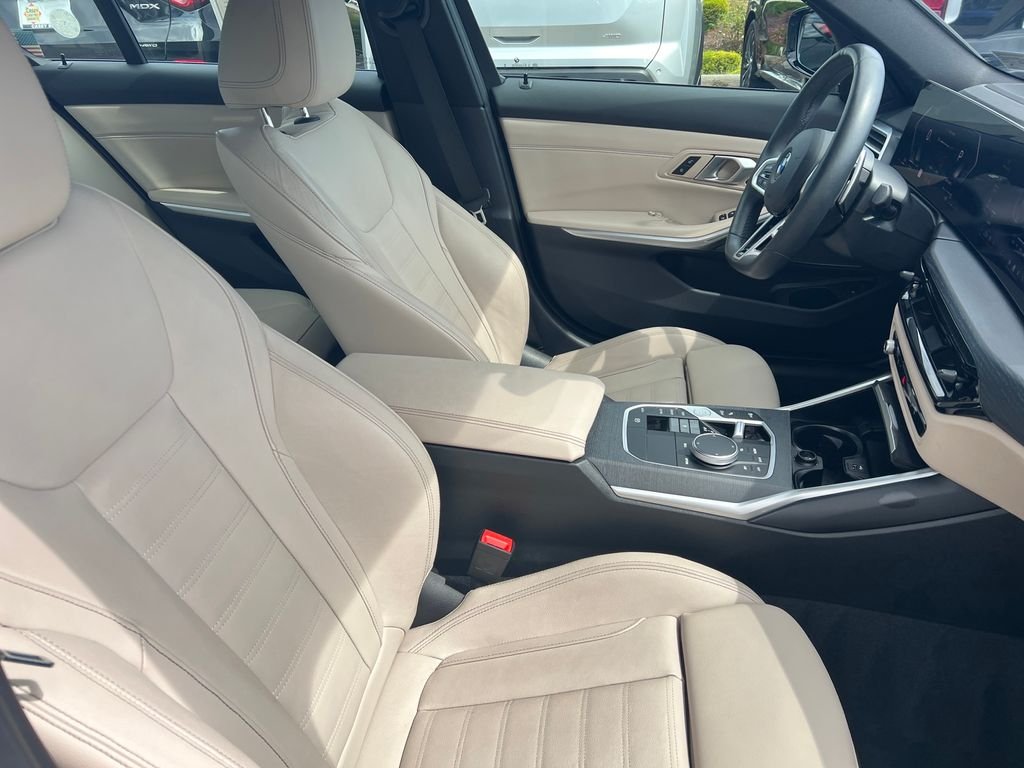 2025 BMW 3 Series 330i - Photo 30