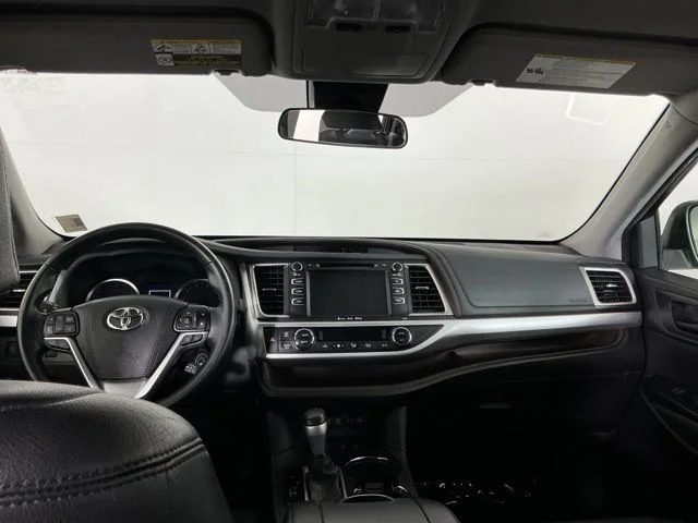 Used 2017 Gray Toyota LE Plus image 22
