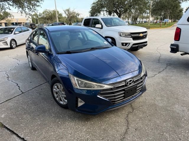 Used 2019 Lakeside Blue Hyundai SE image 2