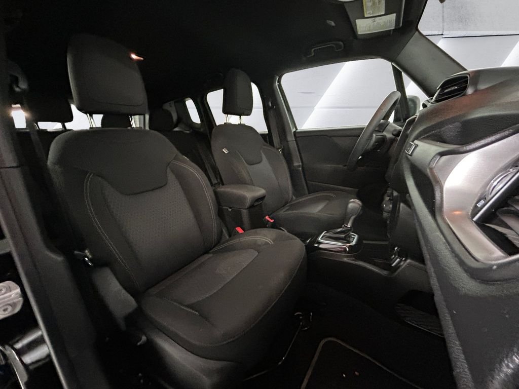 Used 2021 Black Jeep Latitude image 14
