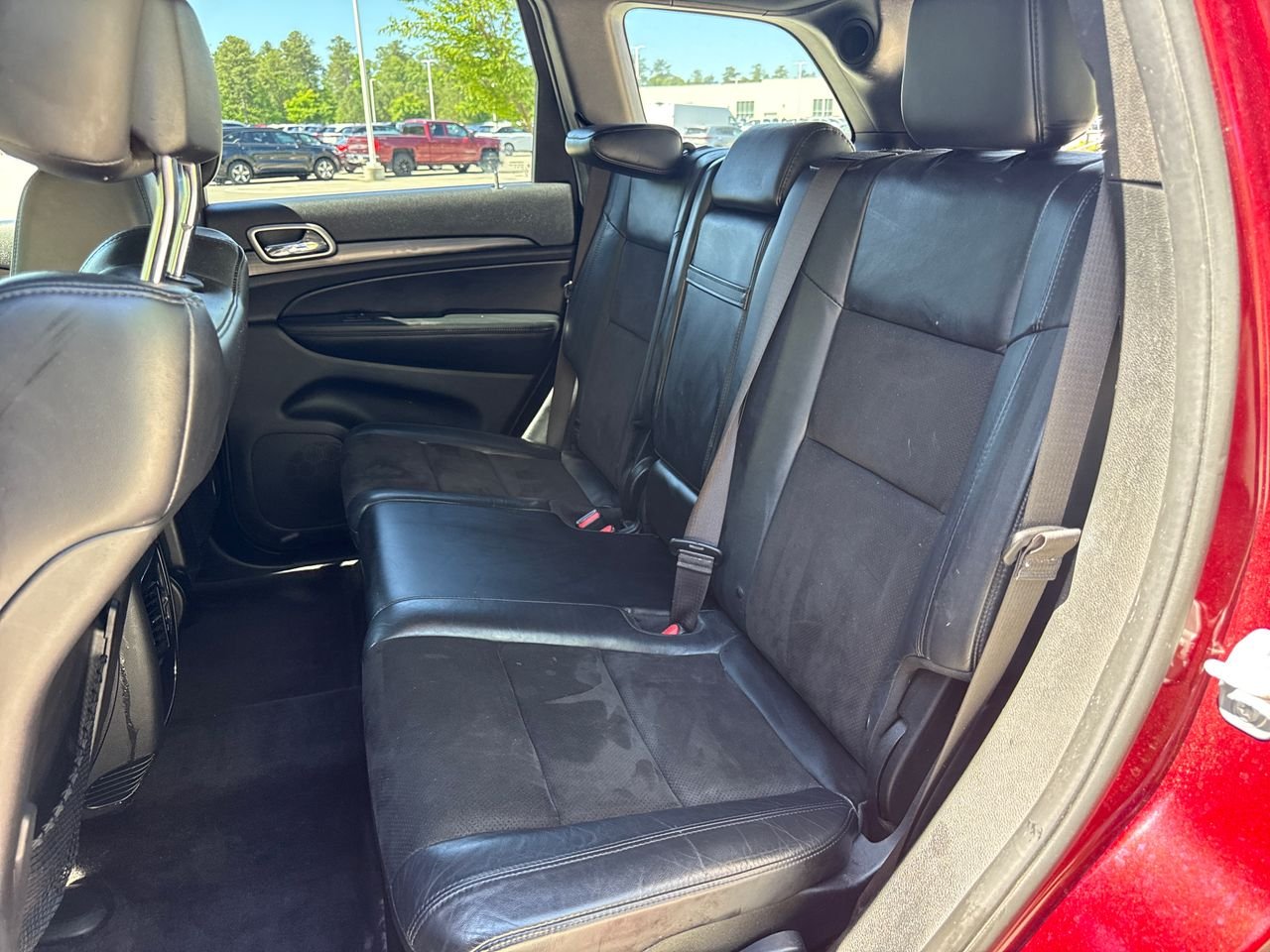 Used 2019 Red Jeep Laredo E image 32
