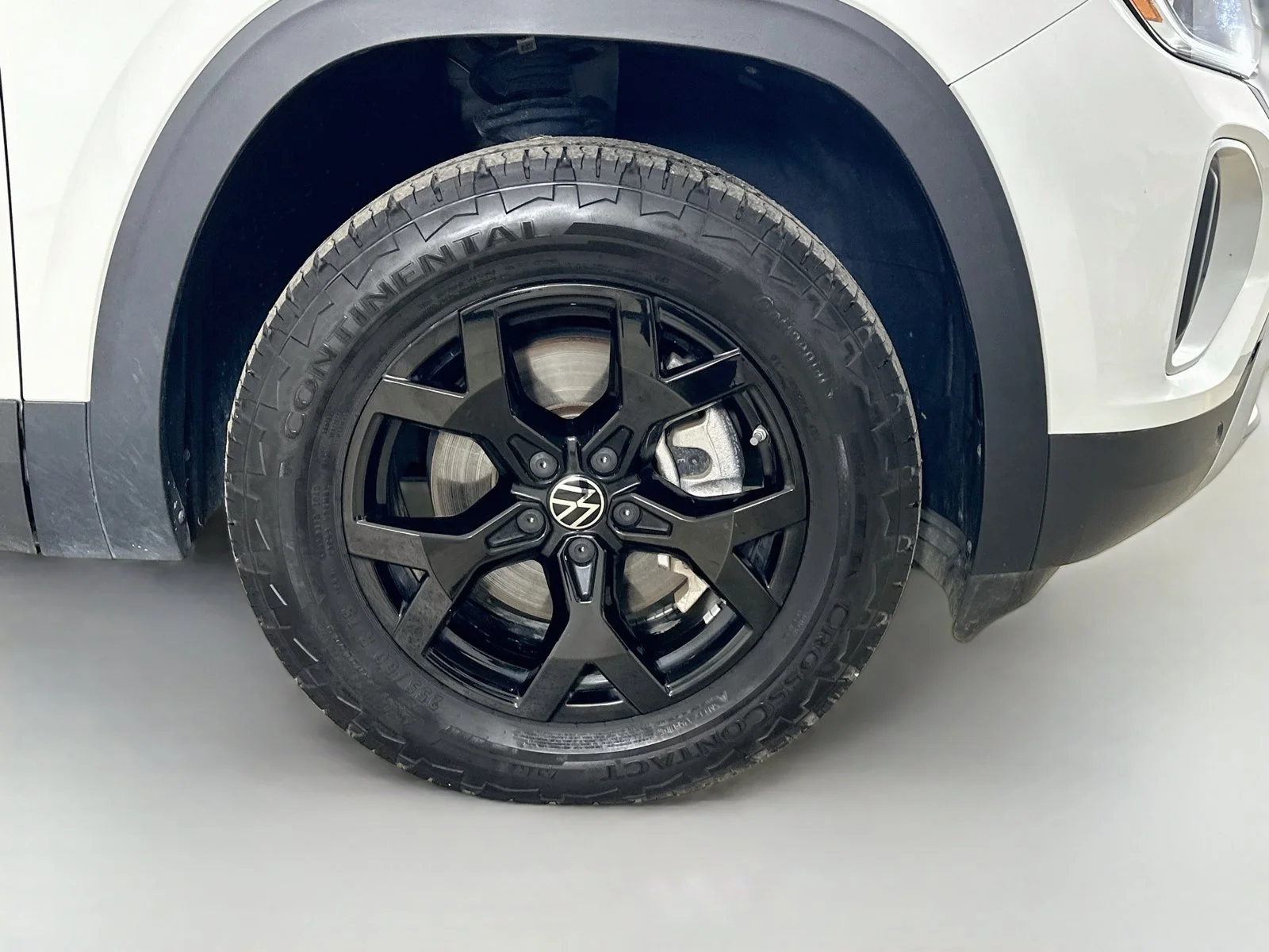 Used 2025  Volkswagen  image 11
