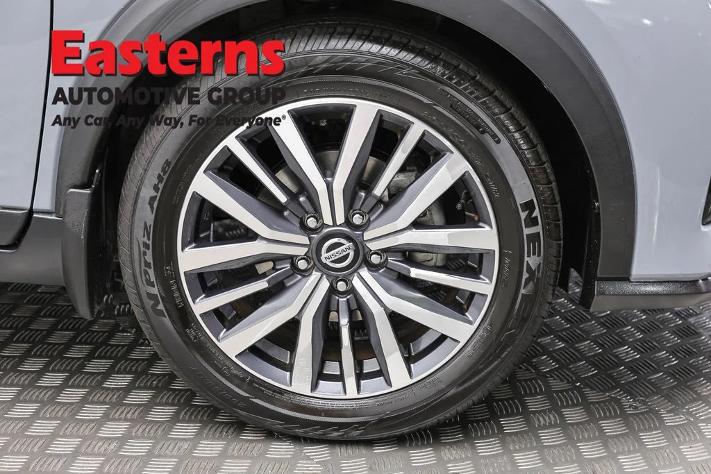 Used 2021 Gray Nissan SV image 31