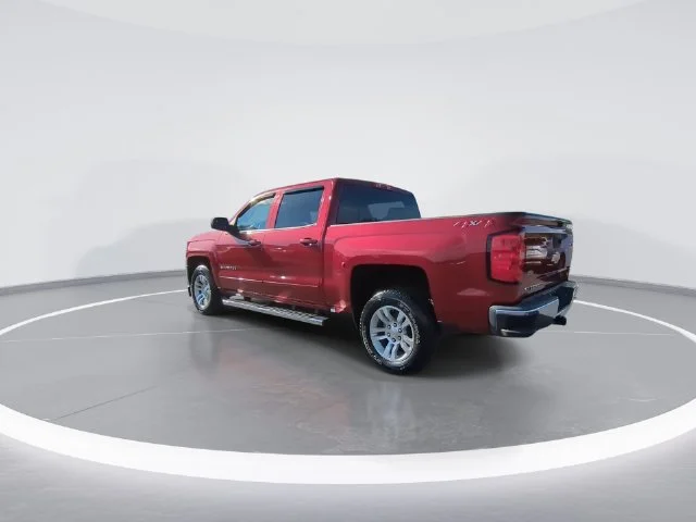 Used 2018 Red Chevrolet LT image 6