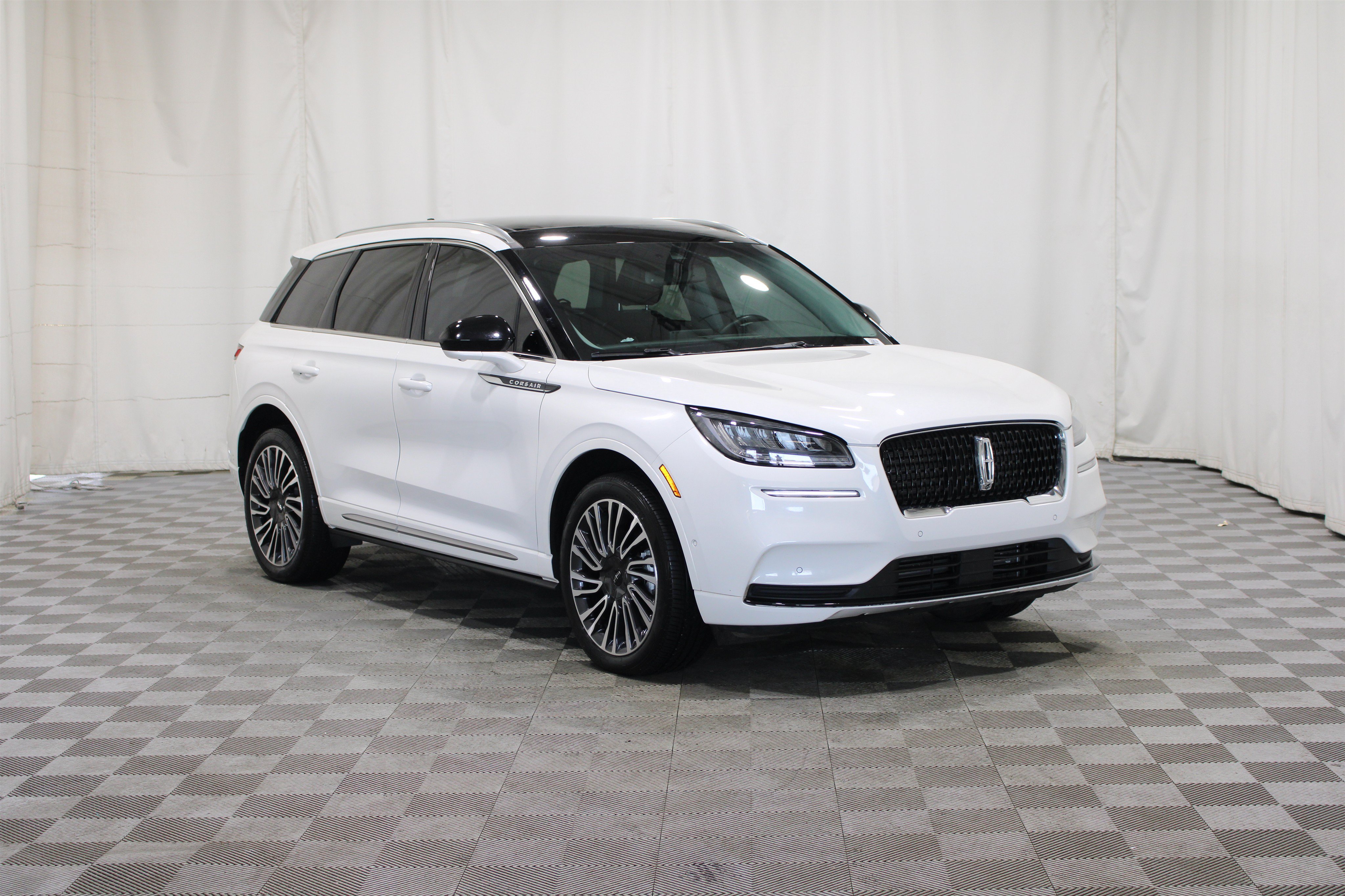 Certified Used 2022 Pristine White Metallic Tri-Coat Lincoln Standard image 1