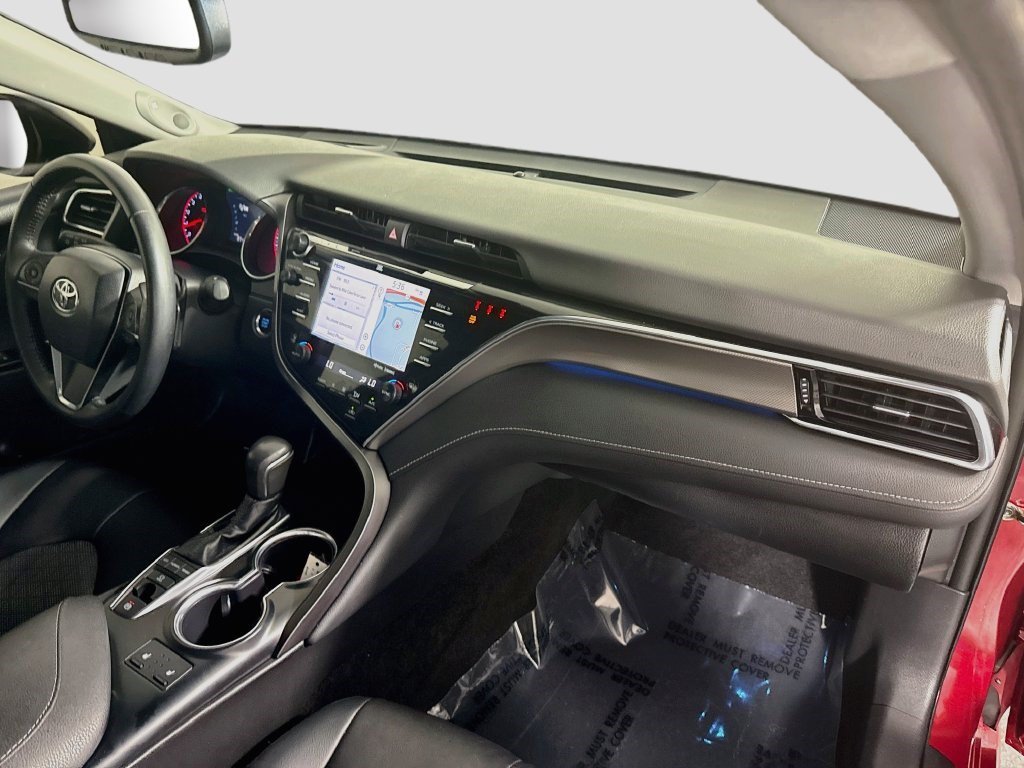 Used 2018 Wind Chill Pearl Toyota XSE V6 image 26