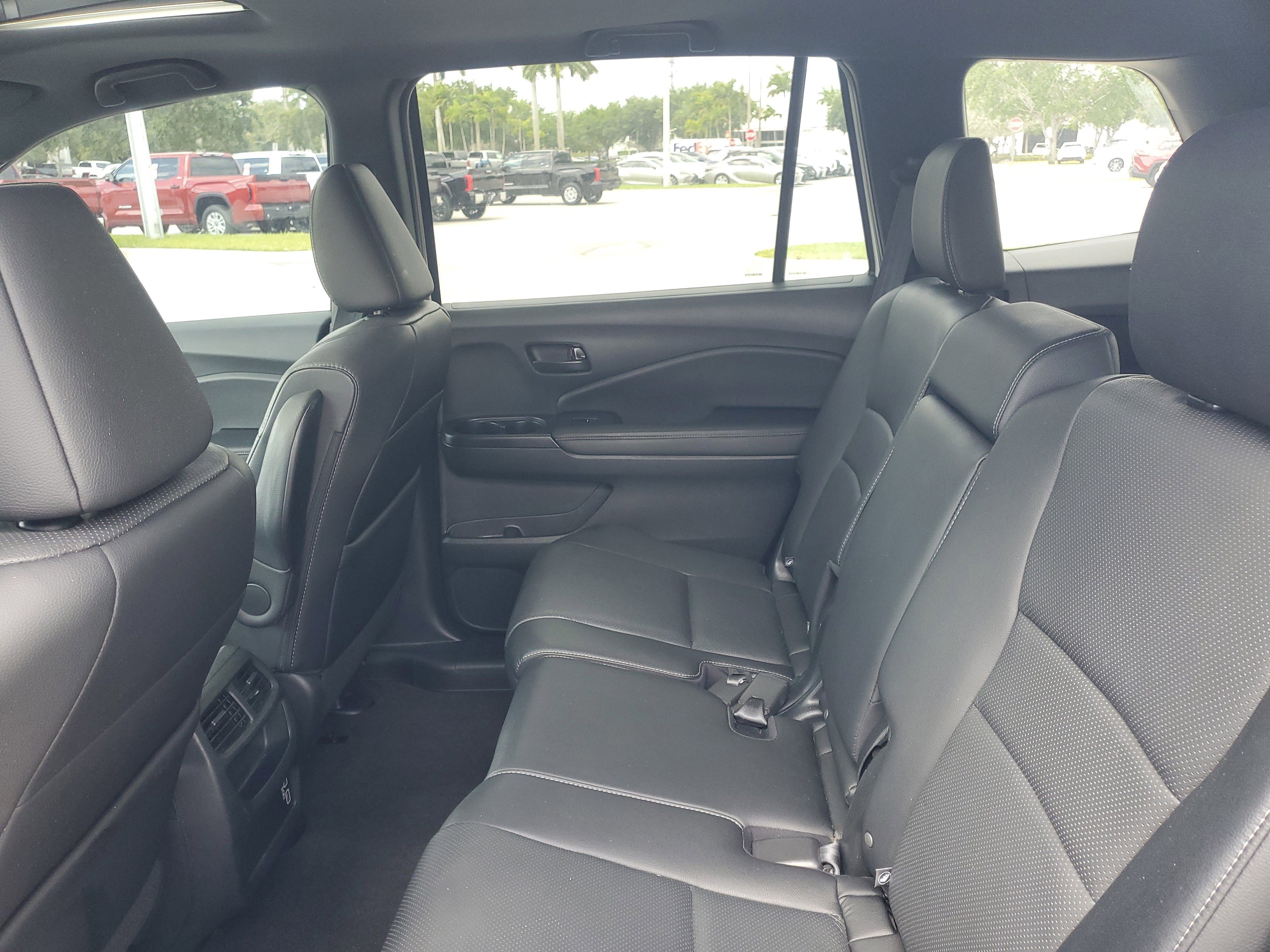 Used 2023 Platinum White Pearl Honda EX-L image 12