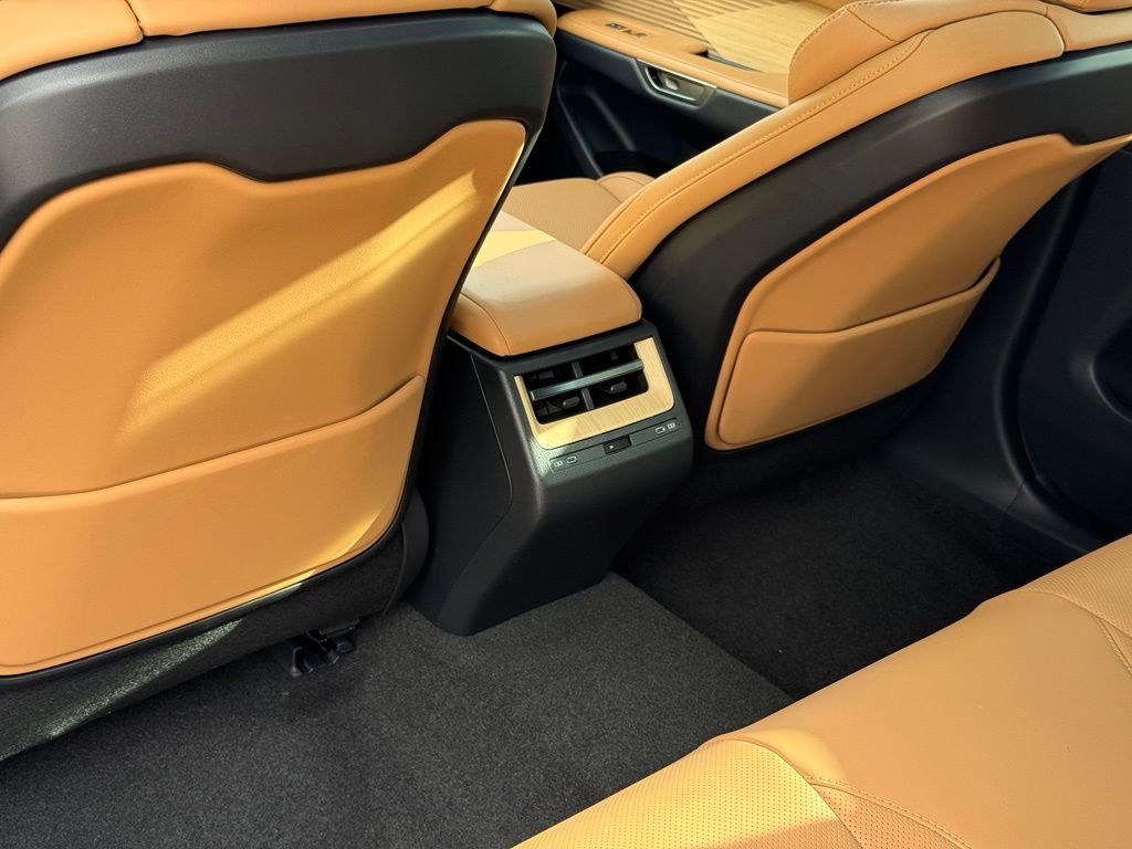 New 2026 Cloudburst Gray Lexus ES 350e LUXURY image 22