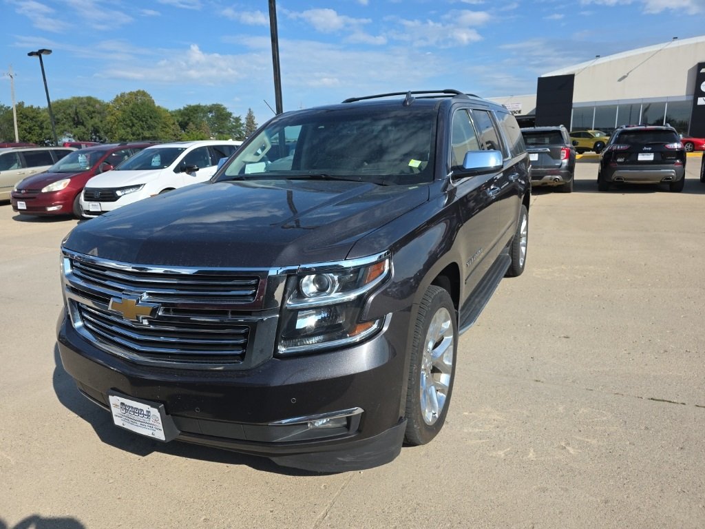 2017 Chevrolet Suburban Premier photo 2