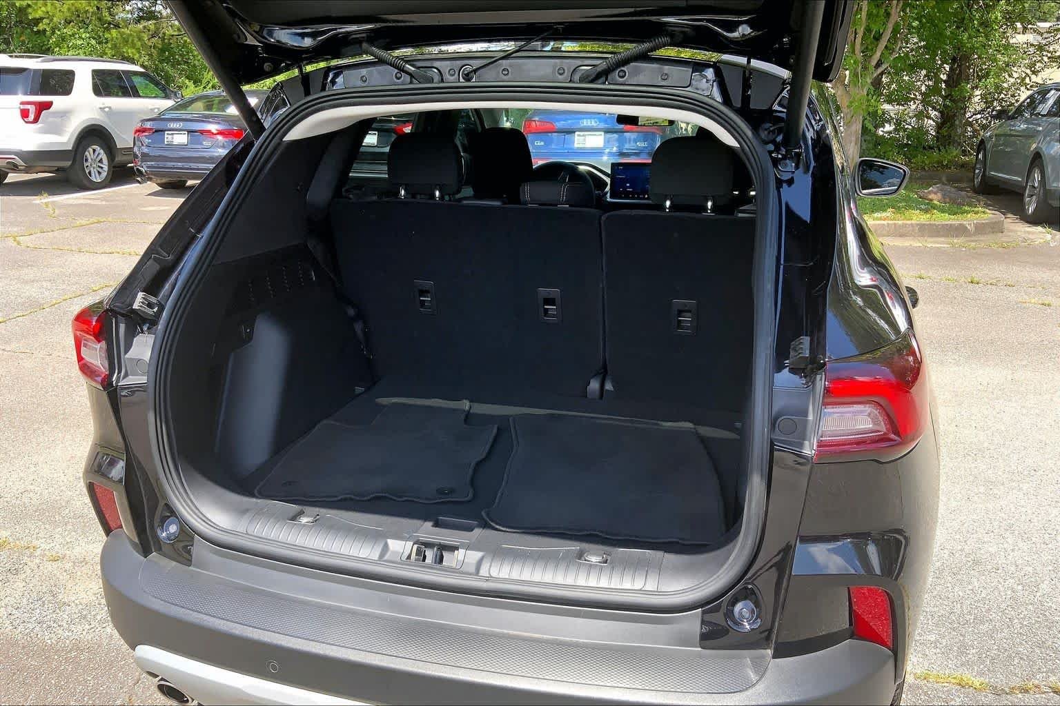Used 2023 Agate Black Metallic Ford Active image 32
