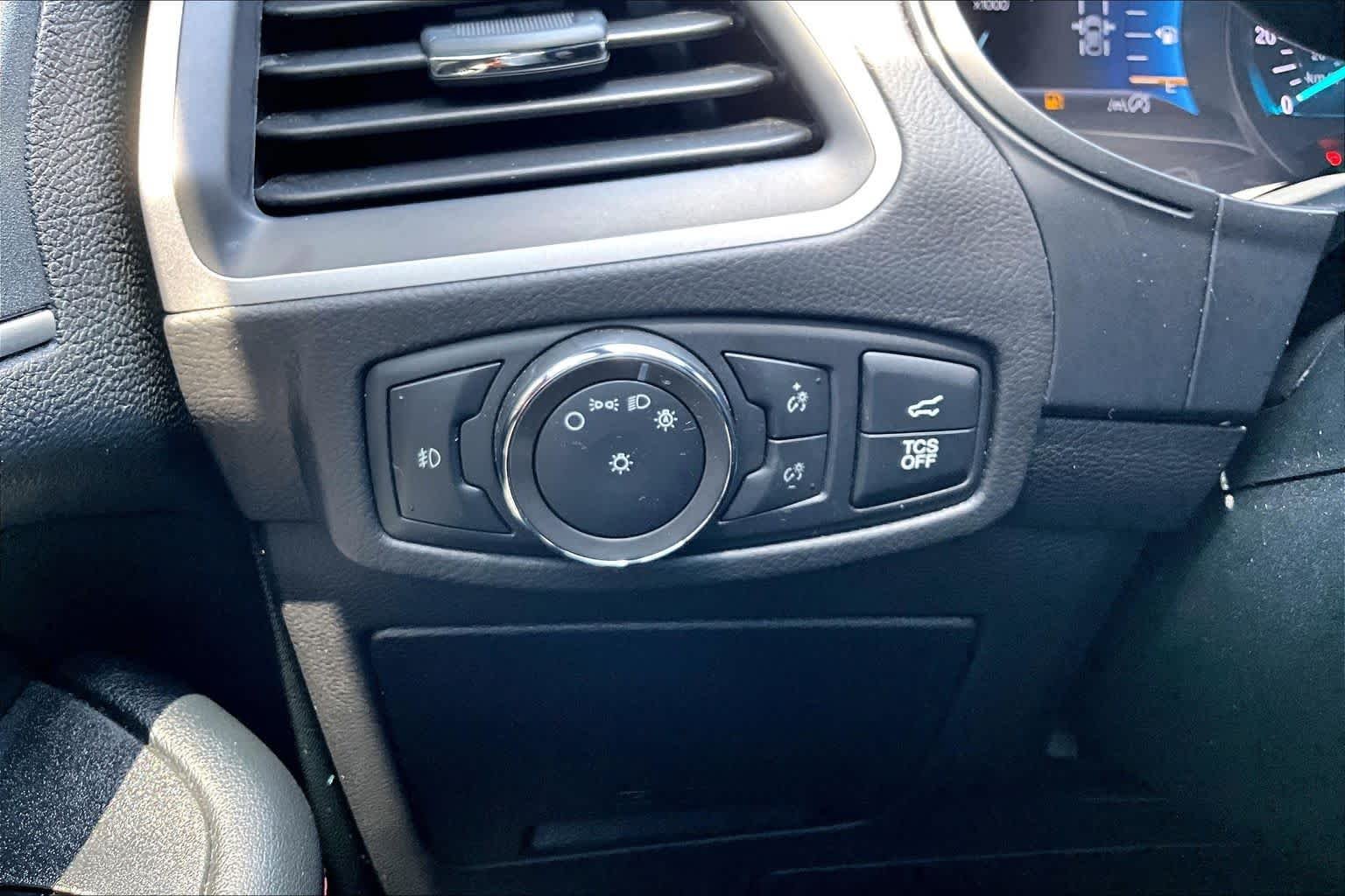 Used 2022 Agate Black Metallic Ford ST-Line image 34