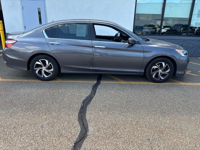 Used 2017 Gray Honda LX image 4