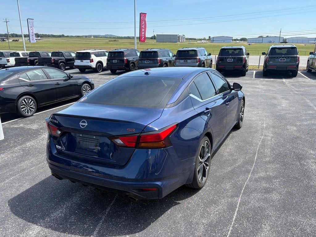 Used 2024 Blue Nissan 2.5 SR image 5