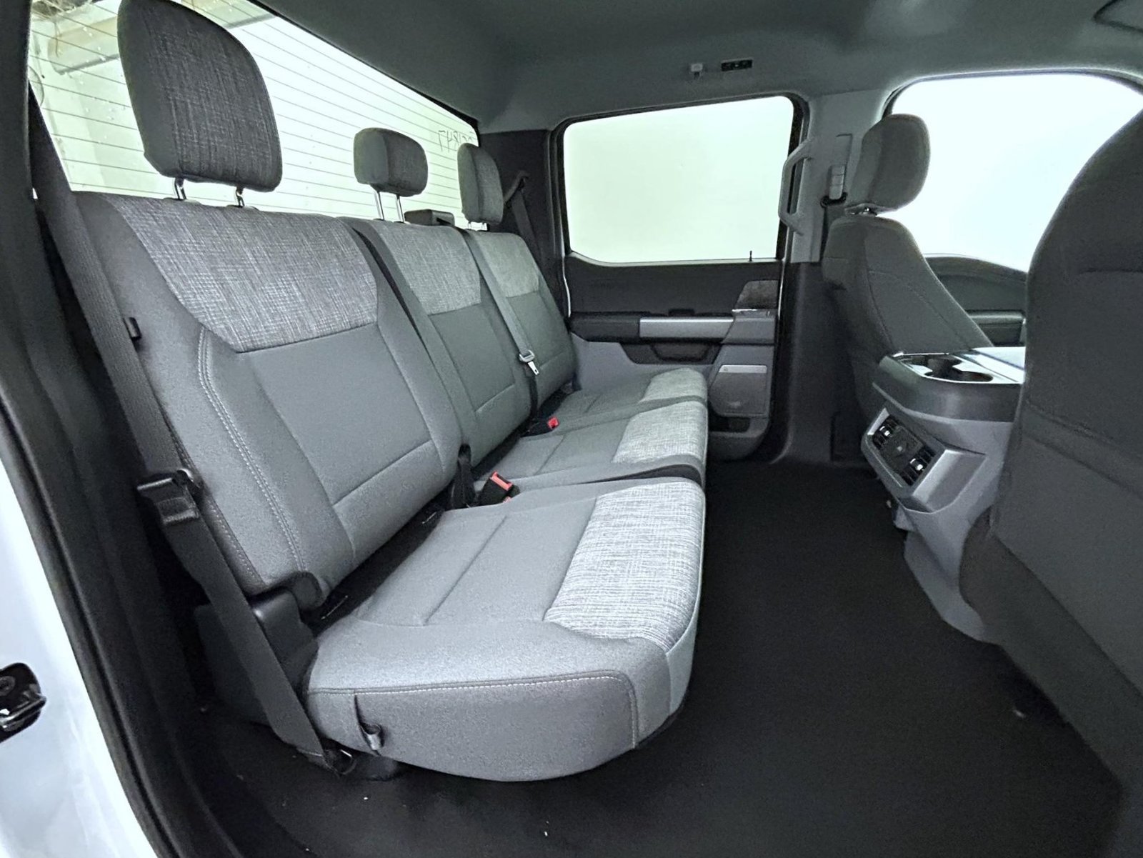 New 2026 Oxford White Ford XLT image 18
