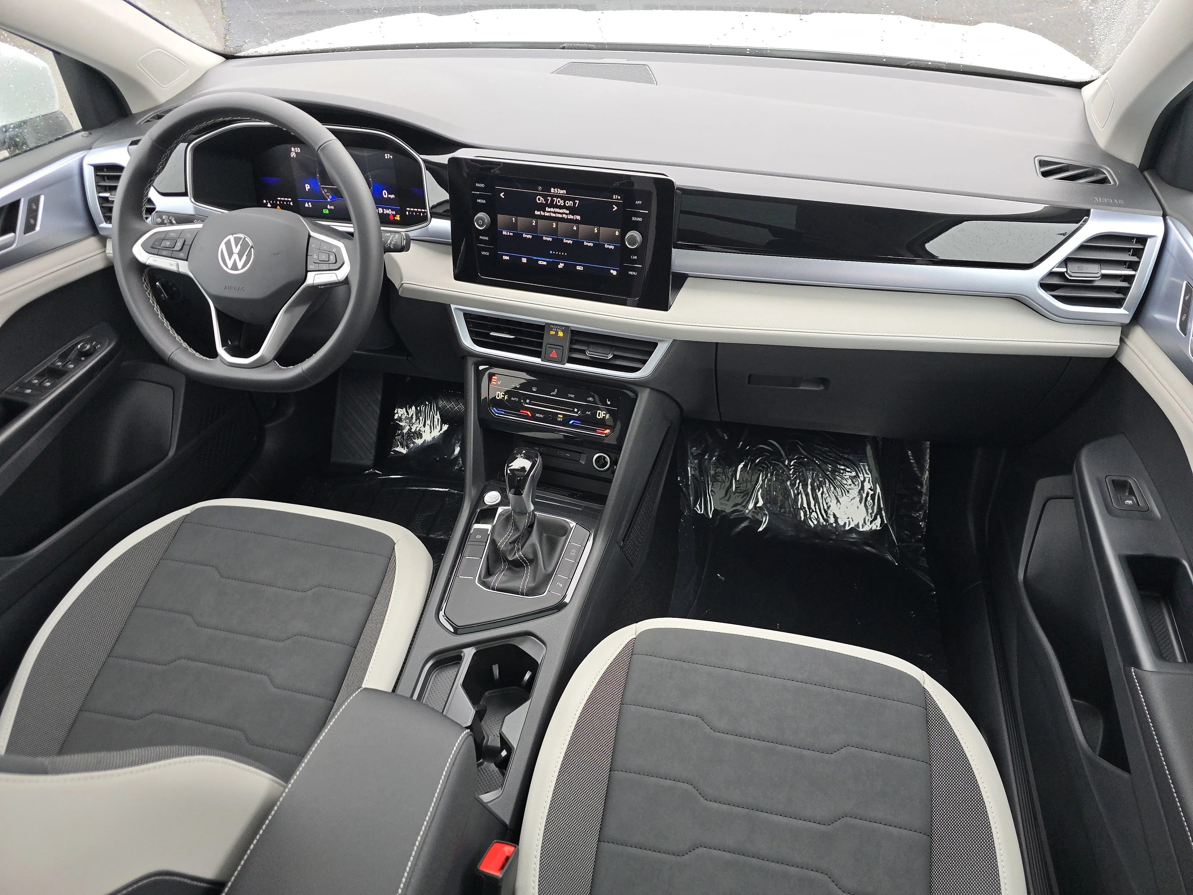 New 2026 Pure White Volkswagen SE image 17