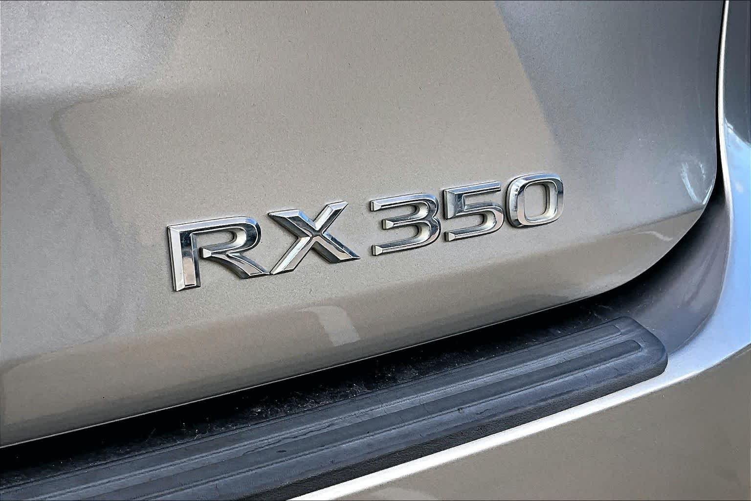Used 2018 Atomic Silver Lexus  image 10