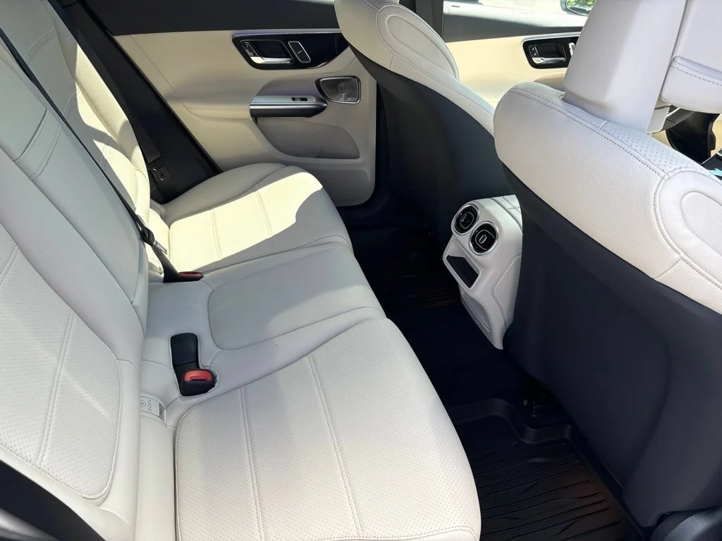 New 2027 Polar White Mercedes-Benz GLC 300 image 28