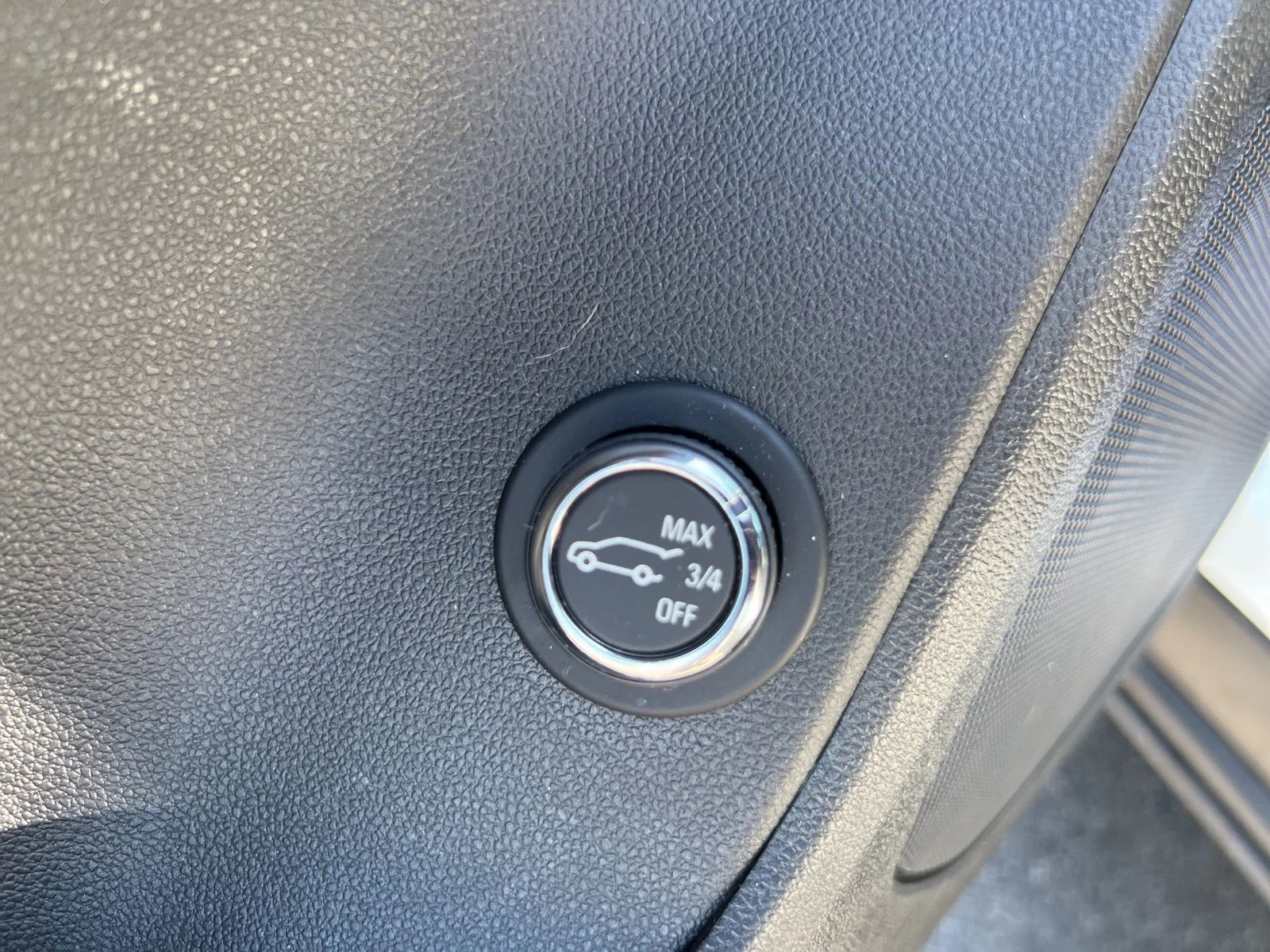 Used 2019 Summit White Chevrolet Base image 23