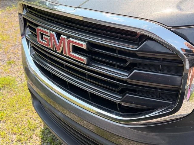 Used 2021 Gray GMC SLE image 7