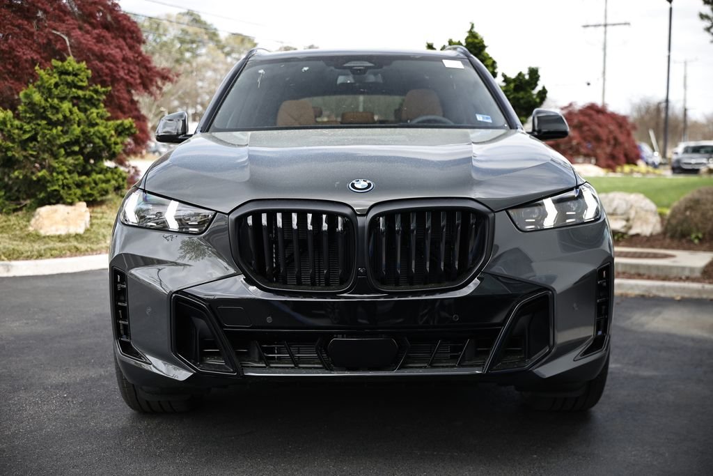 New 2026 Dravit Grey Metallic BMW xDrive50e image 13