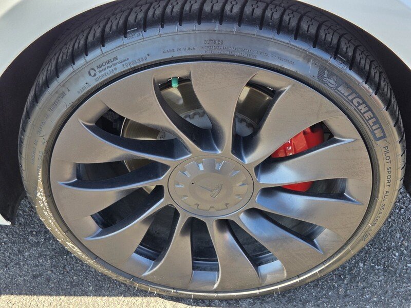Used 2023  Tesla Performance image 12