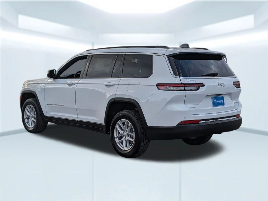 New 2025 White Jeep Laredo image 3