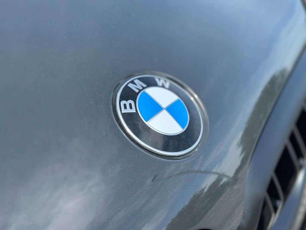 New 2027 Dravit Grey Metallic BMW M60i image 11