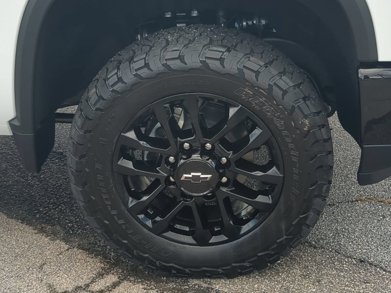 New 2026 Summit White Chevrolet LTZ image 10