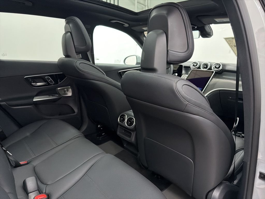 Used 2026 White Mercedes-Benz GLC 300 image 25