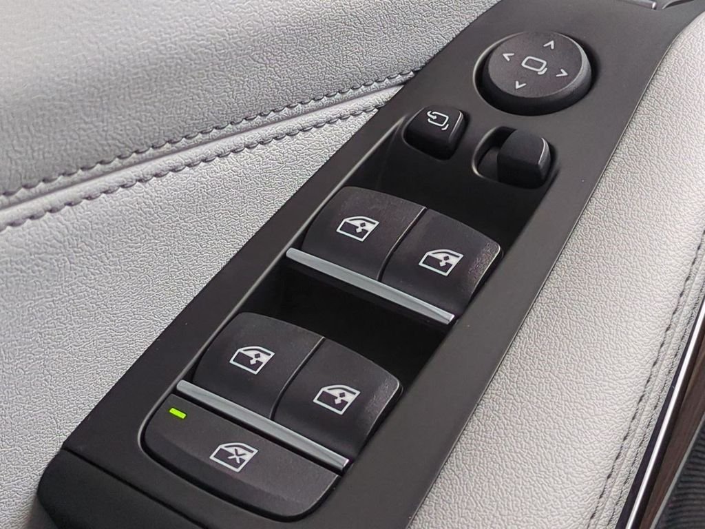 New 2026 Alpine White BMW sDrive40i image 24