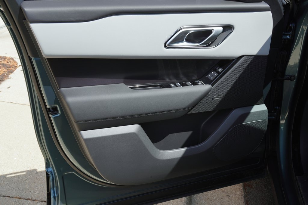 2026 LAND ROVER RANGE ROVER VELAR - Image 10