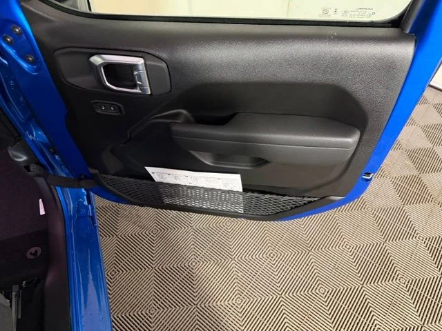 New 2026 Hydro Blue Pearl-Coat Exterior Paint Jeep Sport image 29