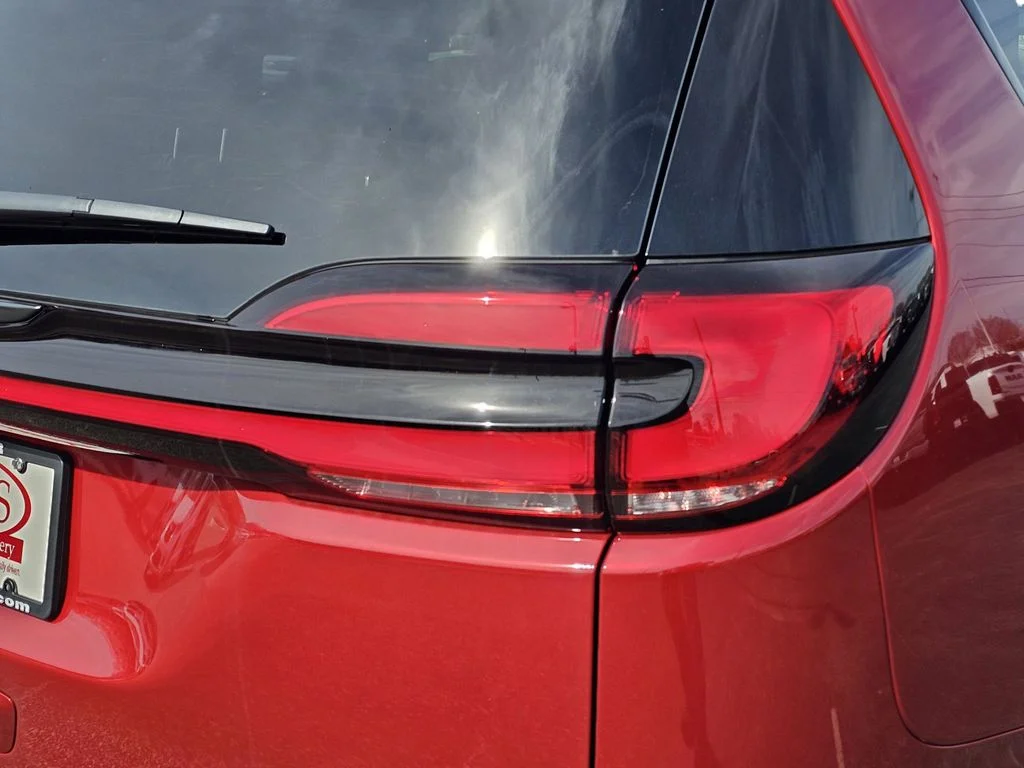 New 2026 Red Hot Pearl-Coat Exterior Paint Chrysler Select image 9