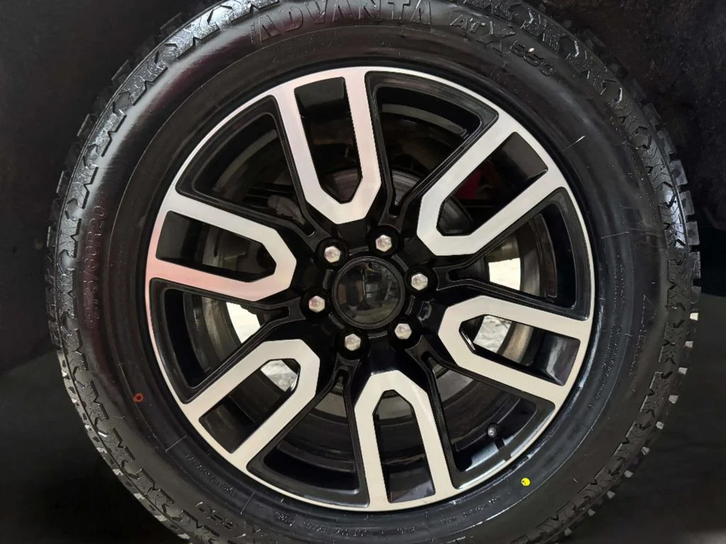 Used 2022 Silver GMC AT4 image 34
