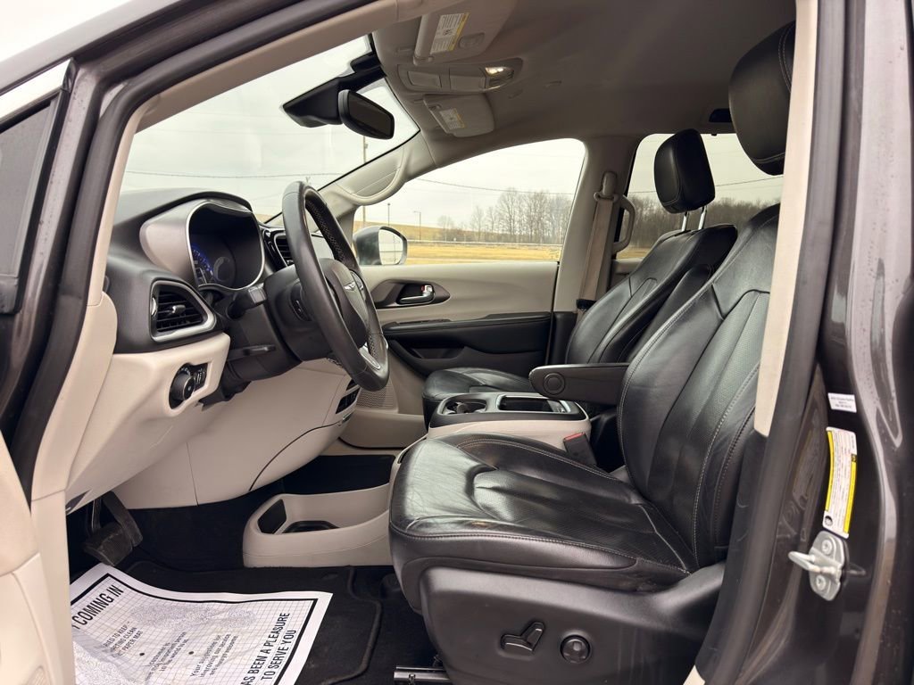 Used 2022 Chrysler Pacifica Touring L with VIN 2C4RC1BGXNR120710 for sale in Wellington, OH