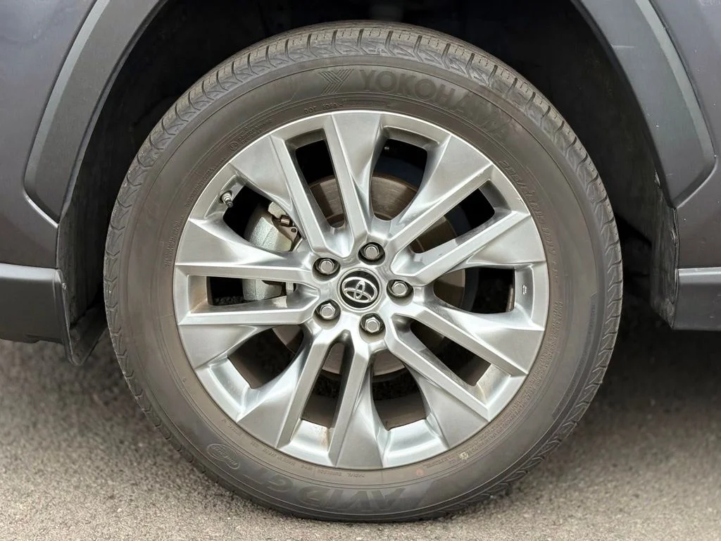 Used 2019 Magnetic Gray Metallic Toyota Limited image 9