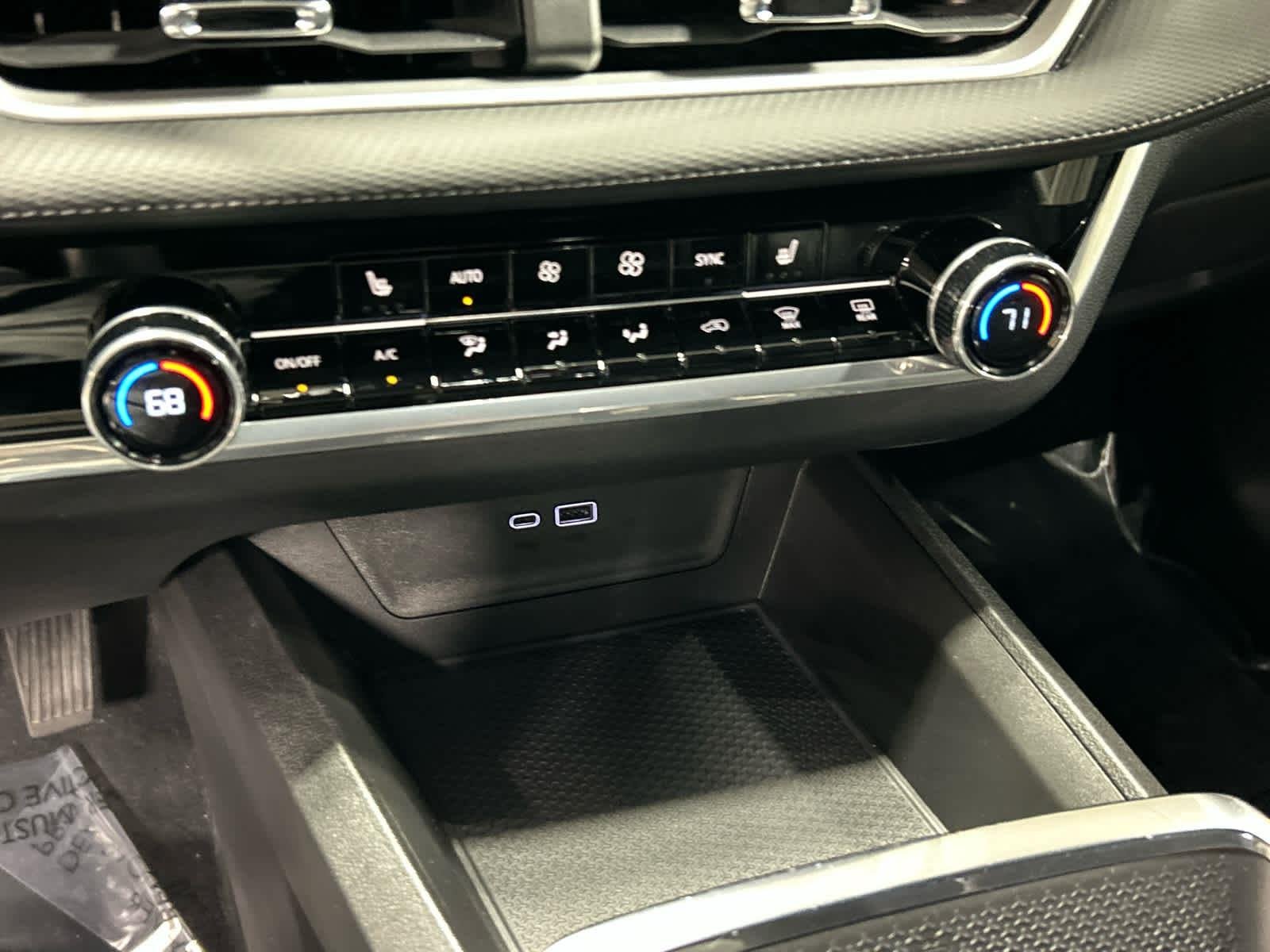 2025 Chevrolet Equinox LT - Photo 29