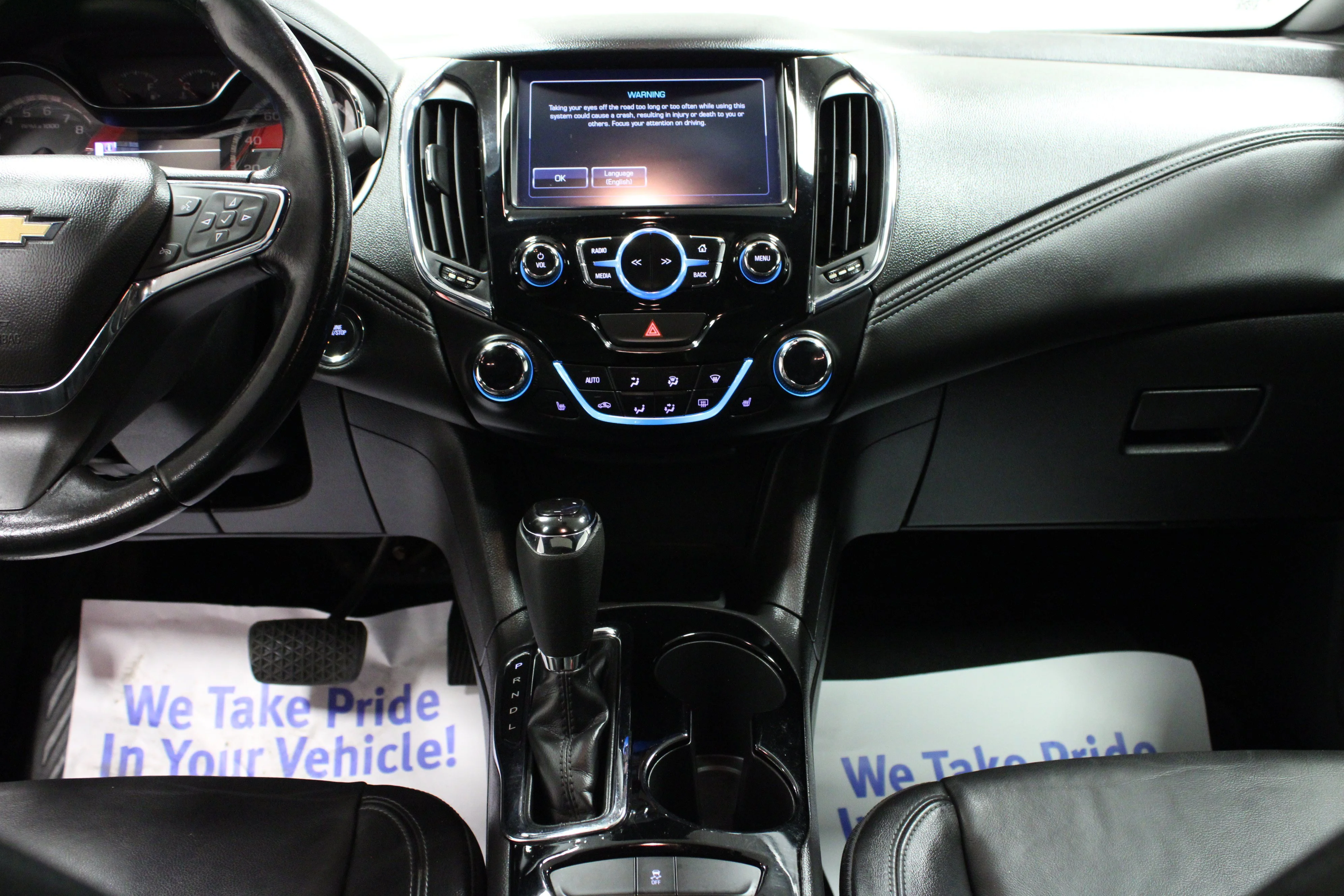 Used 2016 RED HOT Chevrolet Premier image 17