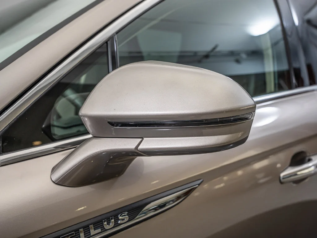 Used 2020 Iced Mocha Lincoln Reserve image 17