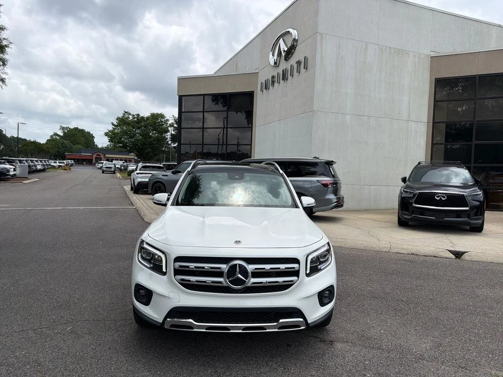 Used 2022 White Mercedes-Benz GLB 250 image 3