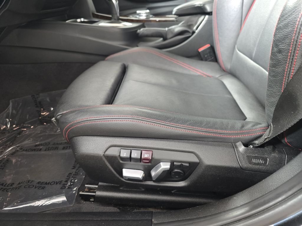 Used 2016 Black Sapphire Metallic BMW 340i xDrive image 31