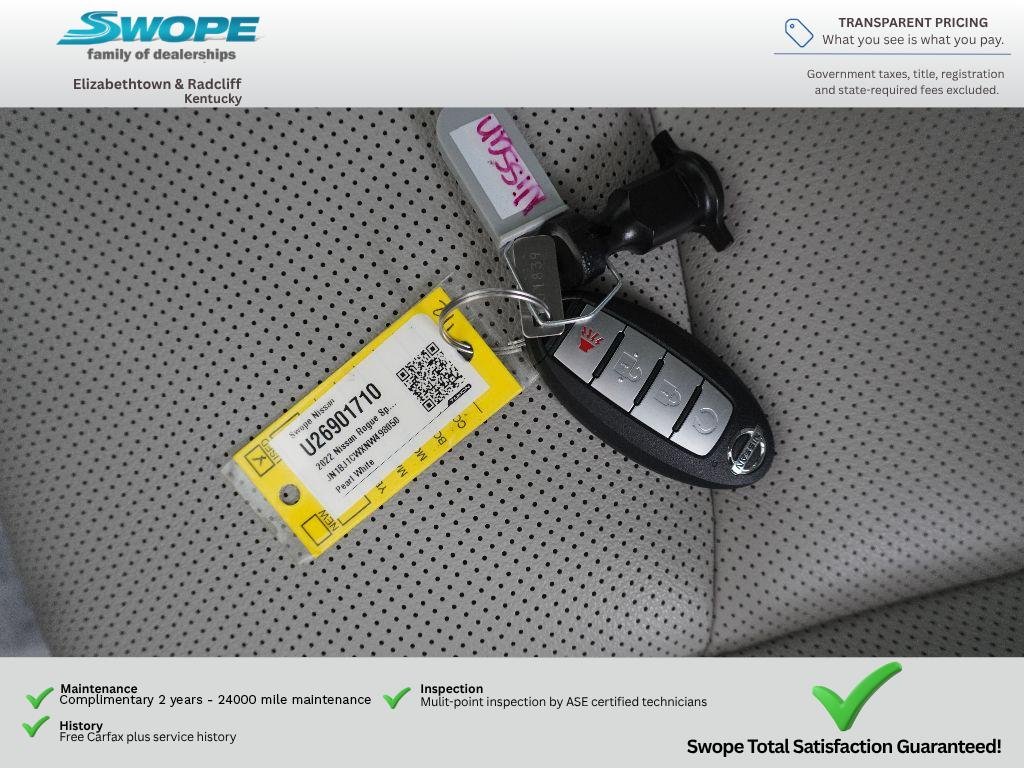 Used 2022 Pearl White Tricoat Nissan SL image 31